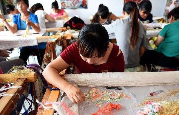 ACWF Holds Training Session on Poverty Alleviation in SW China