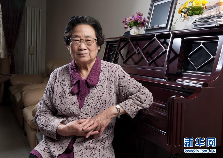 Chinese Woman Wins Nobel Prize for Discovering Artemisinin