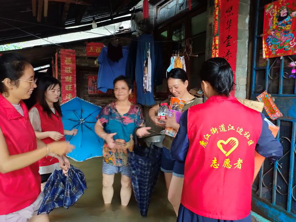 Women's Federations in E China's Jiangxi Rise to Fight off Flood
