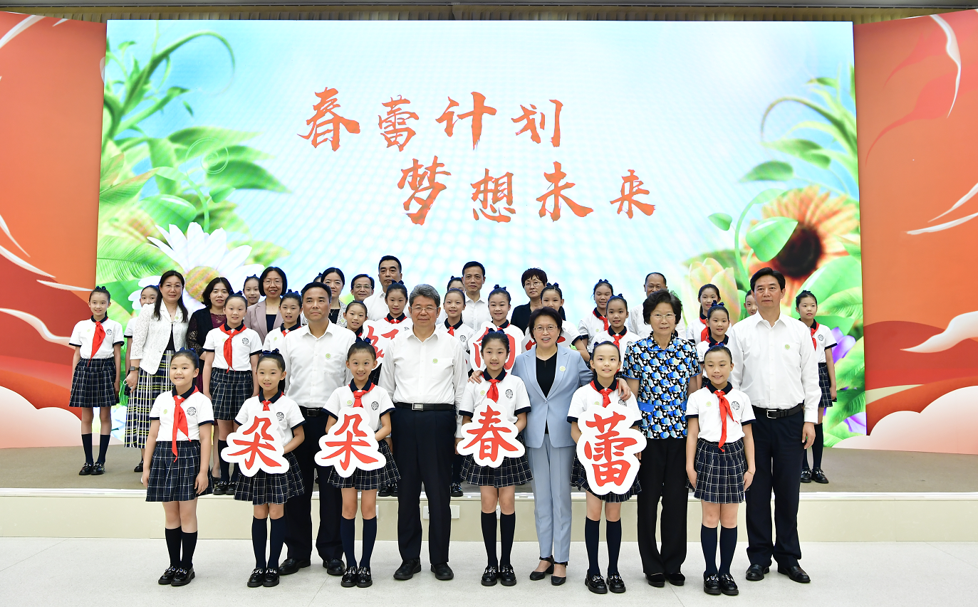 CCTF, Sinopec Launch 'Spring Bud Gas Station' in Beijing