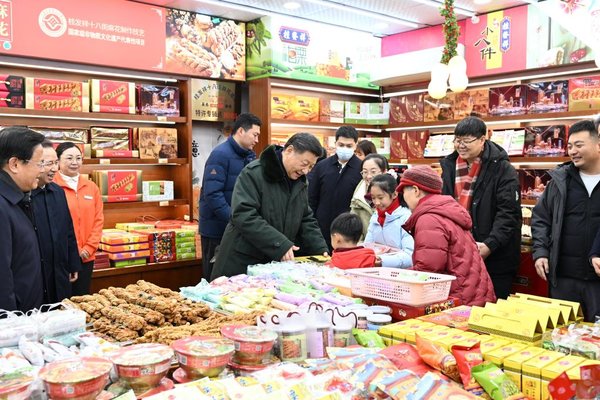 Xinhua Headlines-Xi Focus: Xi Extends Spring Festival Greetings to All Chinese