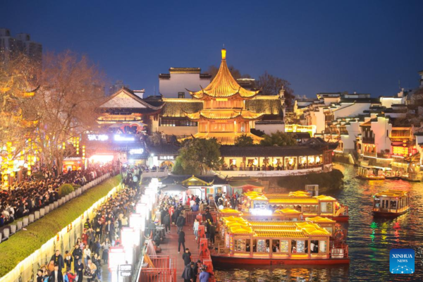 China Focus: Longer Spring Festival Holiday Sparks Travel Frenzy Among Chinese