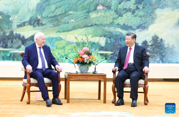 Xi Meets Merieux Foundation President and His Wife