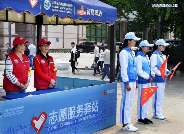 Volunteers Offer Services for Upcoming SCO Summit in Qingdao