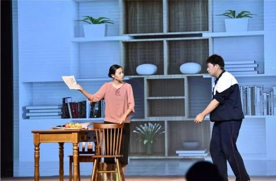 Drama Promotes Good Family Traditions to Parents, Children