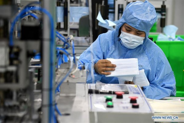 CHINA-QINGDAO-CORONAVIRUS-FACE MASKS-PRODUCTION (CN)