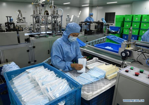 CHINA-QINGDAO-CORONAVIRUS-FACE MASKS-PRODUCTION (CN)