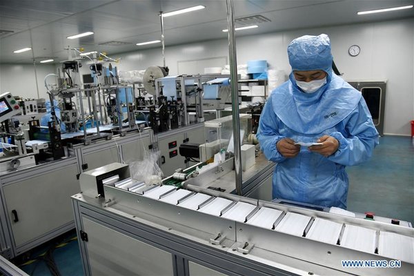 CHINA-QINGDAO-CORONAVIRUS-FACE MASKS-PRODUCTION (CN)