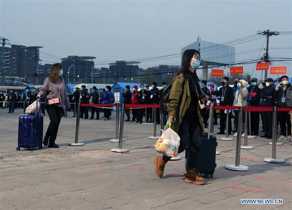 CHINA-BEIJING-HUBEI-STRANDED PEOPLE-RETURN (CN)