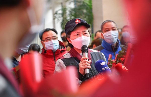 Renowned Chinese Epidemiologist Li Lanjuan Leaves Wuhan After Finishing the Task Here