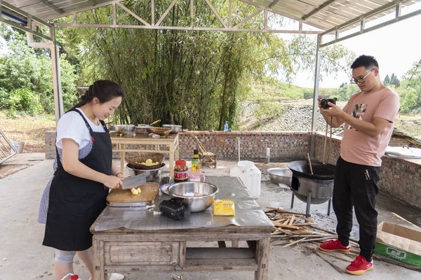 Countryside Life Seen Through Lens of 'Internet Celebrity' Couple