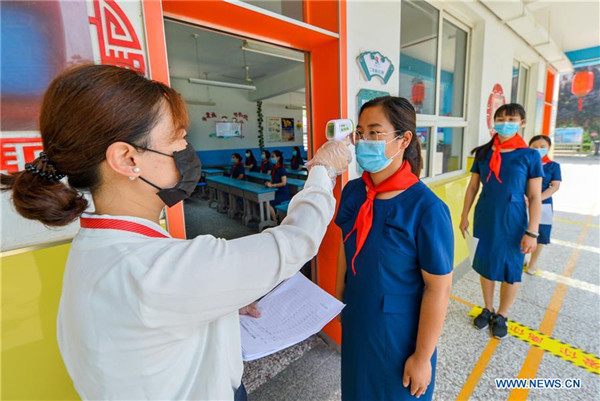 Primary Schools Conduct Drills for Covid-19 Prevention, Control in Handan