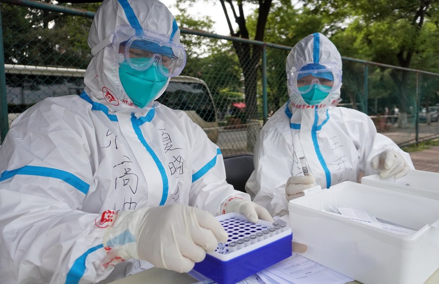 Beijing Expands COVID-19 Daily Testing Capacity to 90,000 to Contain New Infections