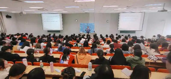 Li Mingshun Gives a Lecture at CWU's Spare-Time Party School