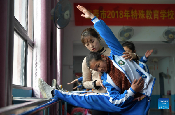 Pic Story: Teacher of Special Education School in China's Jiangxi