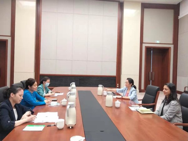Mu Meets Head of Office for UN Women China