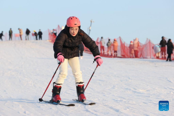 People Enjoy Winter Activities Across China