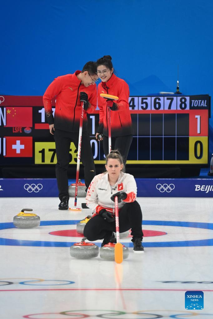 China Competes with Switzerland at Curling Mixed Doubles Round Robin Session of Beijing 2022