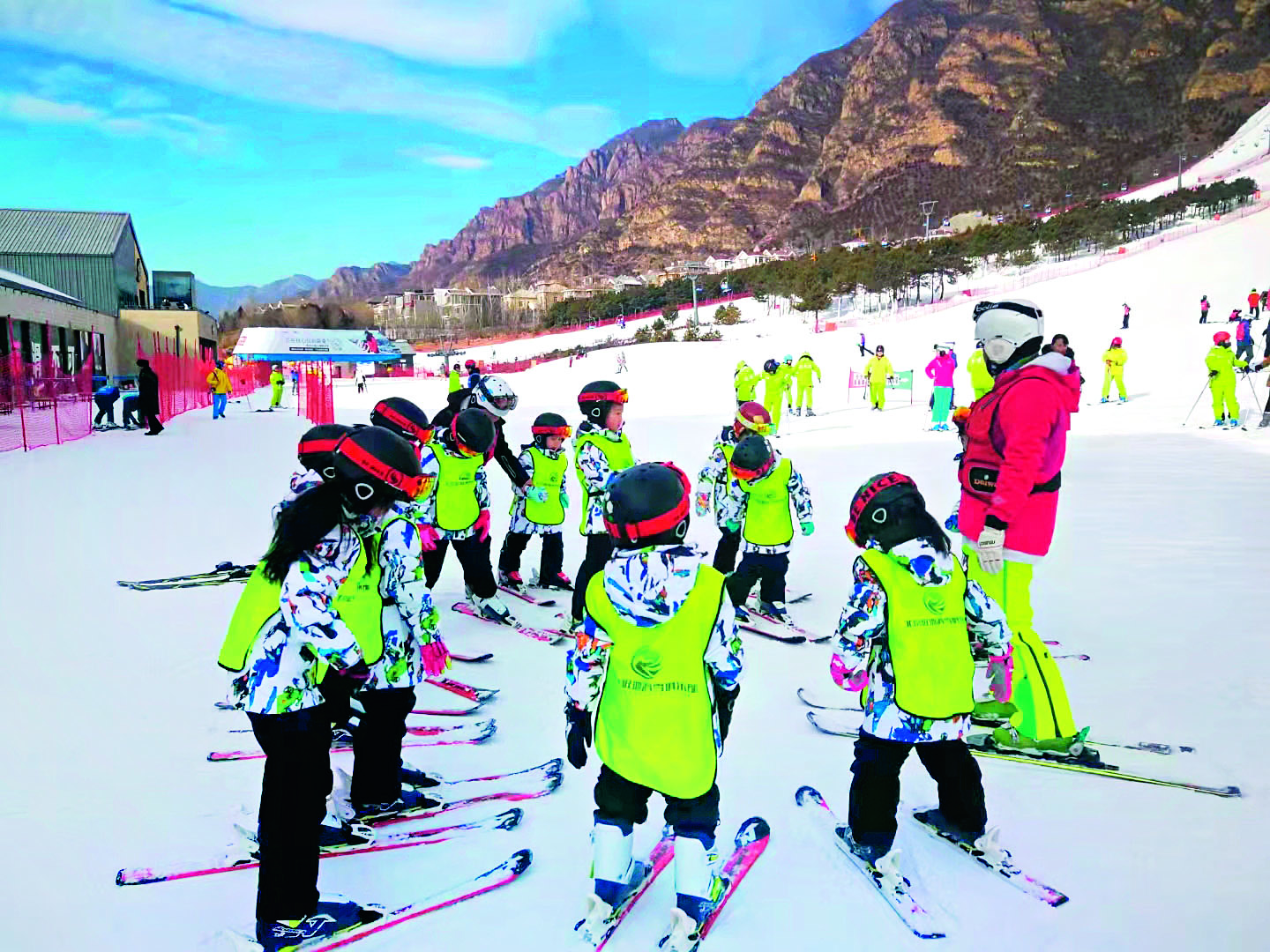 Tajik Student Experiences Winter Olympic Atmosphere in Yanqing