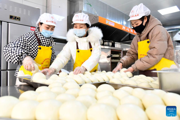 Care Centers in Shandong Provide Assistance and Care to Elderly People