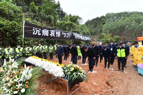 Victims of China Plane Crash Mourned