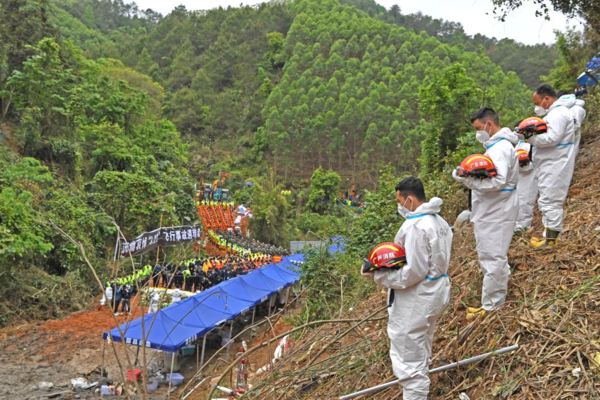 Victims of China Plane Crash Mourned