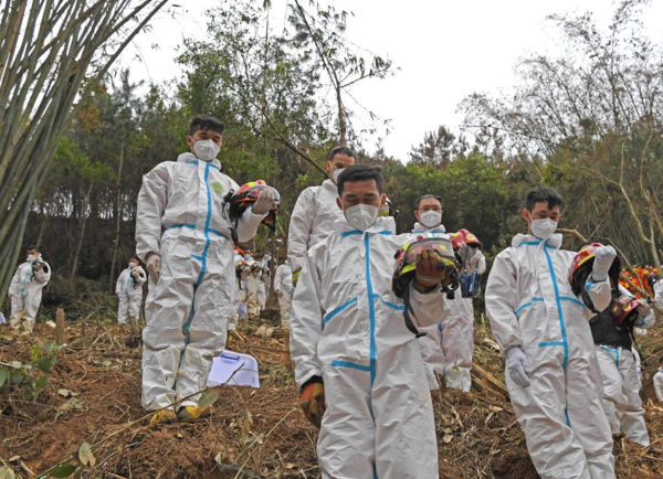 Victims of China Plane Crash Mourned