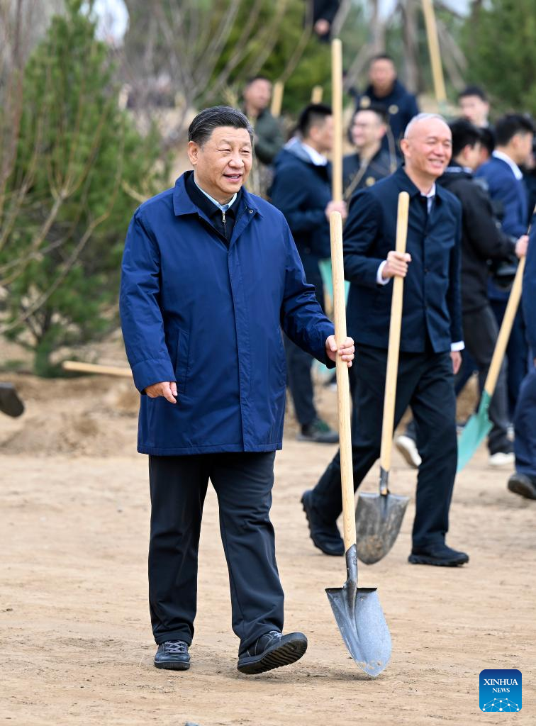 Xi Focus: Xi Plants Trees for 10th Year as Top Leader