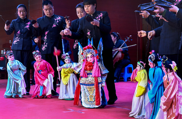 Ancient Marionette Art Takes on New Life in Shaanxi