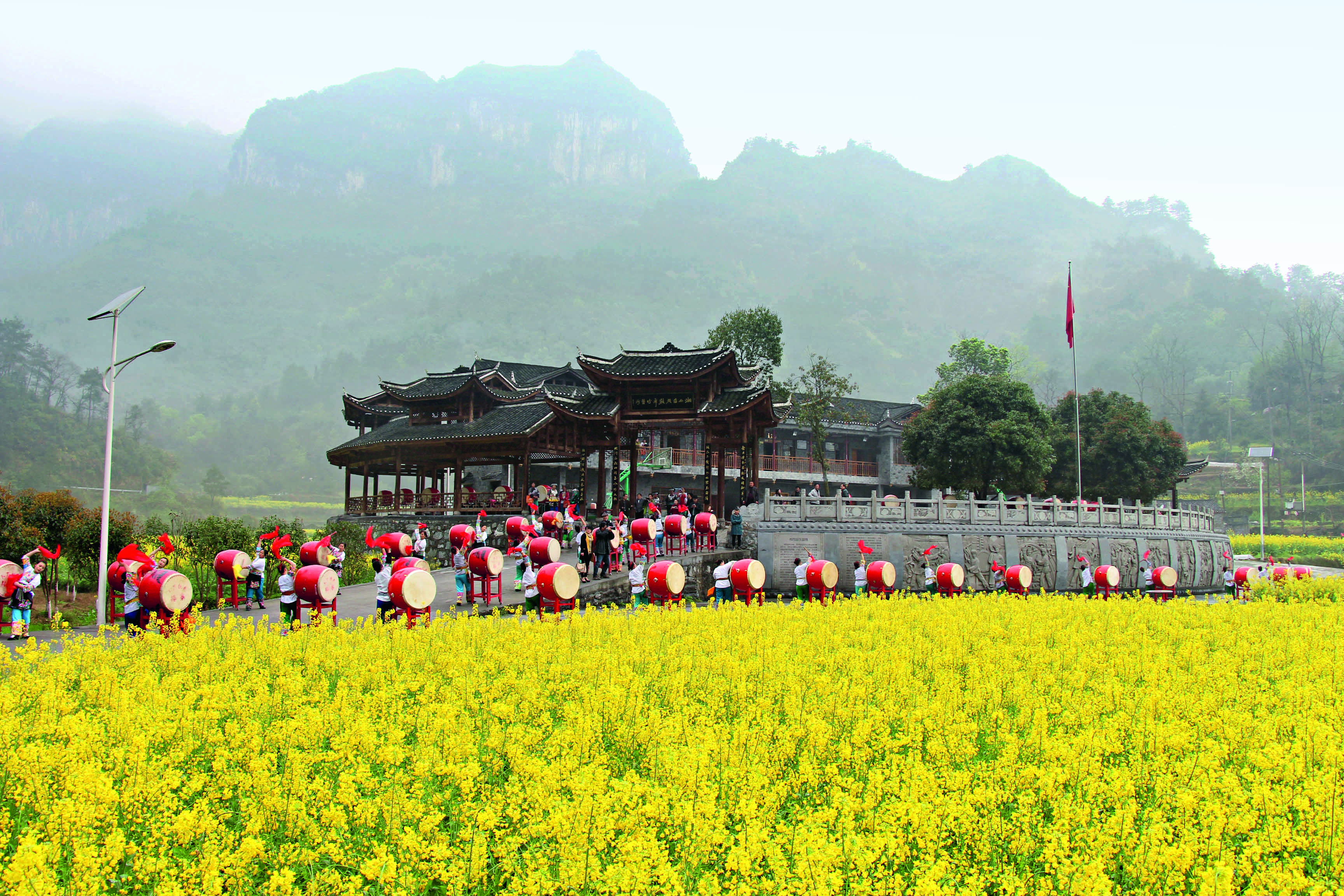 Miao's History, Culture Shine at Xiangxi Miao Drum Dance