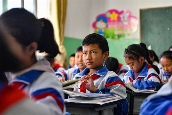 Free Extracurricular Classes Nurture Talents of Tibetan Children