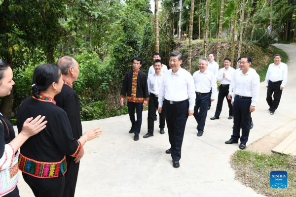 Xi Inspects Wuzhishan in Hainan