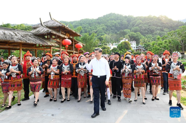 Xi Inspects Wuzhishan in Hainan