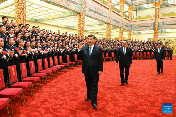 Xi Meets Heroes, Role Models from Public Security System