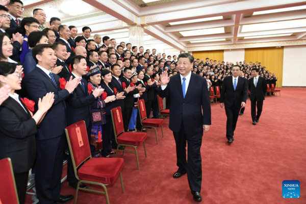 Xi Meets Representatives to Meeting on Handling Public Complaints