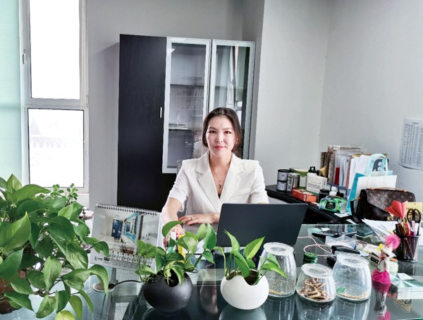 Kyrgyz Woman Finds Love, Career in Xi'an