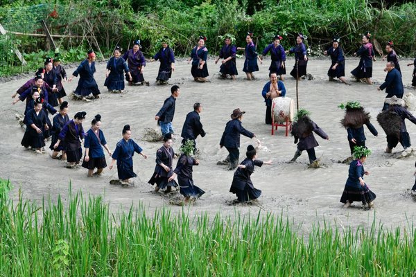 Villagers Perform Water Drum Dance in Jianhe County, SW China