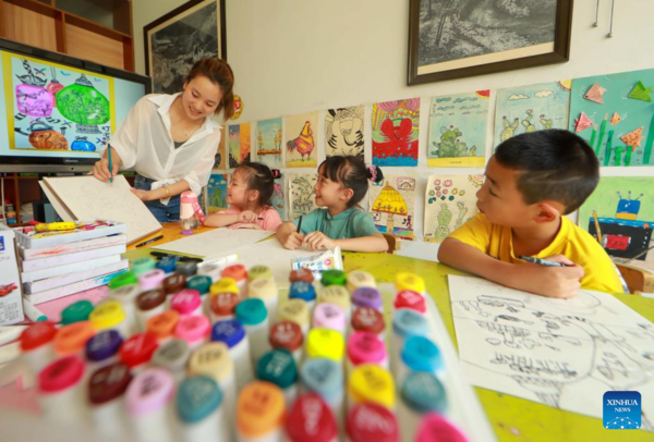 Children Enjoy Summer Vacation Across China