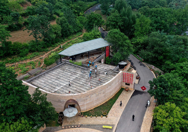 Pottery Brings Vigor to Henan Village