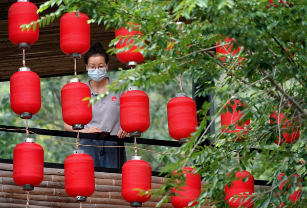 Pottery Brings Vigor to Henan Village