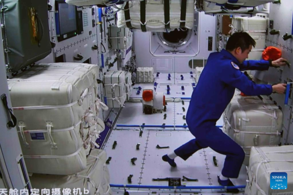 Shenzhou-14 Astronauts Enter Wentian Lab Module