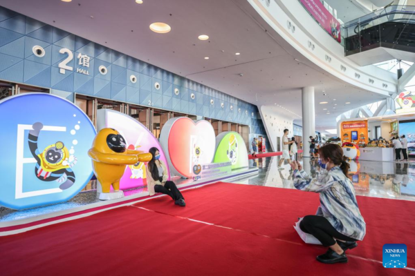 2nd China International Consumer Products Expo Opens in Hainan