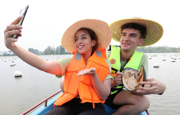 Traditional Chinese Culture Dazzles Overseas Students