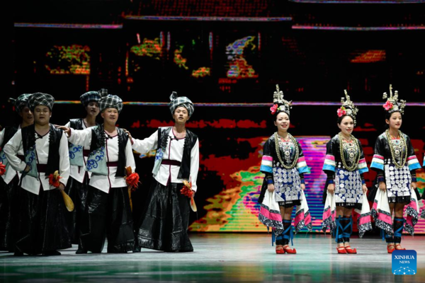 Performance of Show 'Colorful Guizhou Style' Resumes in SW China