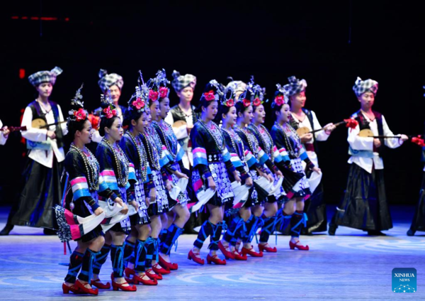 Performance of Show 'Colorful Guizhou Style' Resumes in SW China