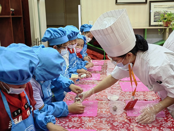 Teachers' Day Meets Mid-Autumn Festival