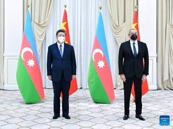 Xi Meets with Azerbaijani President Aliyev