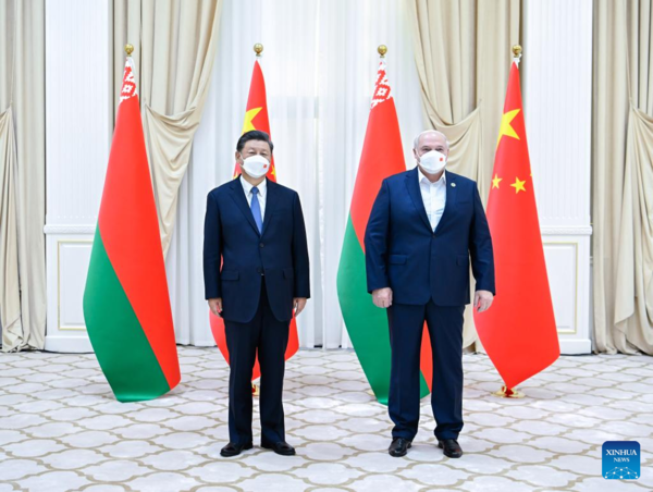 Xi Meets with Belarusian President Lukashenko