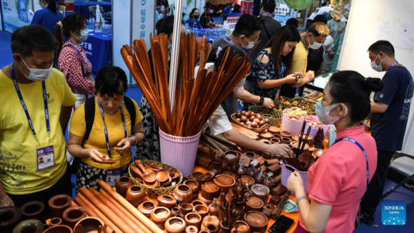 Featured Commodities from ASEAN Countries Attract Visitors at China-ASEAN Expo