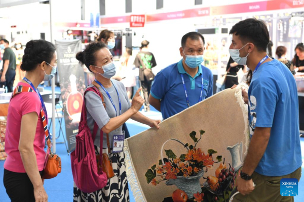 Featured Commodities from ASEAN Countries Attract Visitors at China-ASEAN Expo